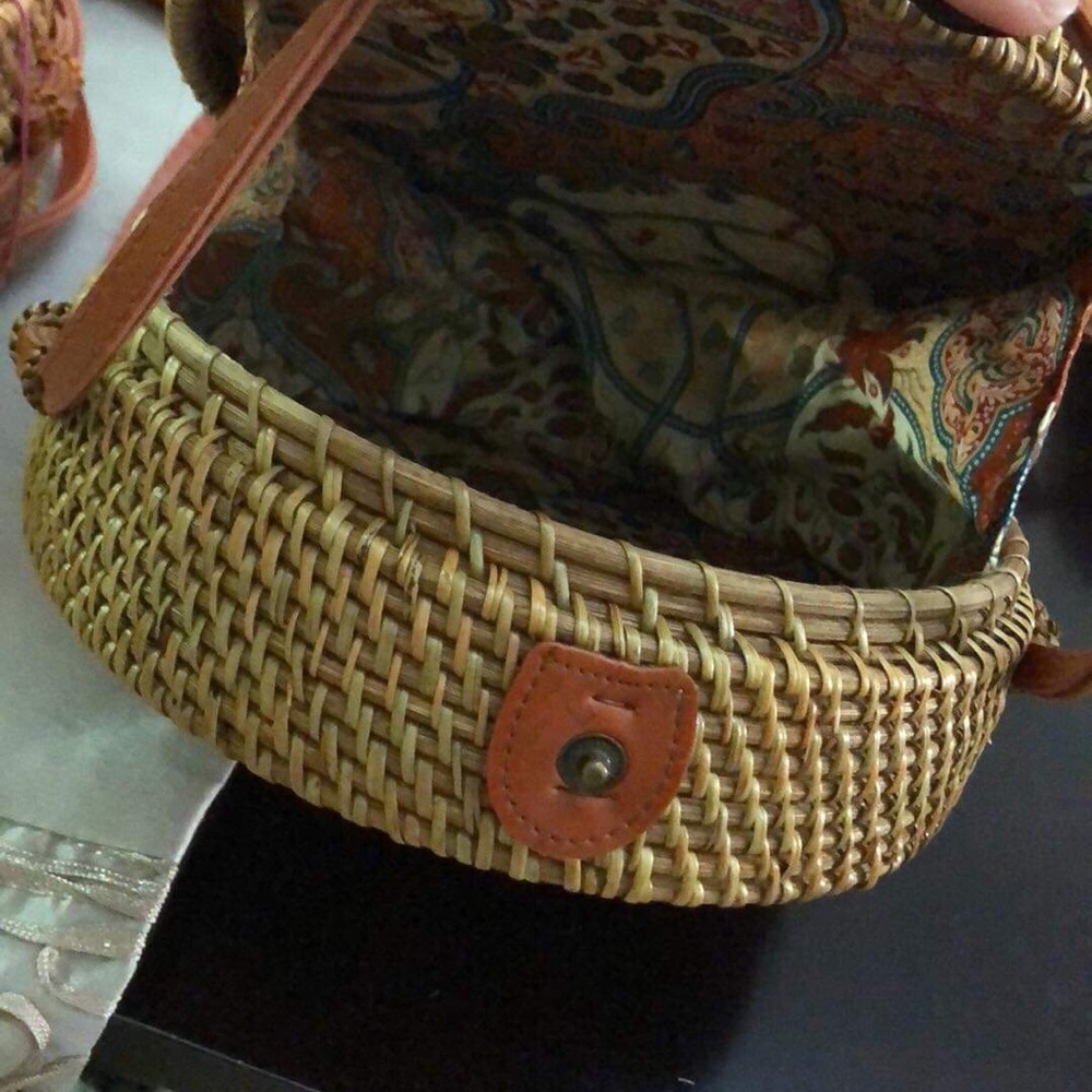 NEW without tag ROUND SiZE RATTAN Bags - Picture 2 of 5